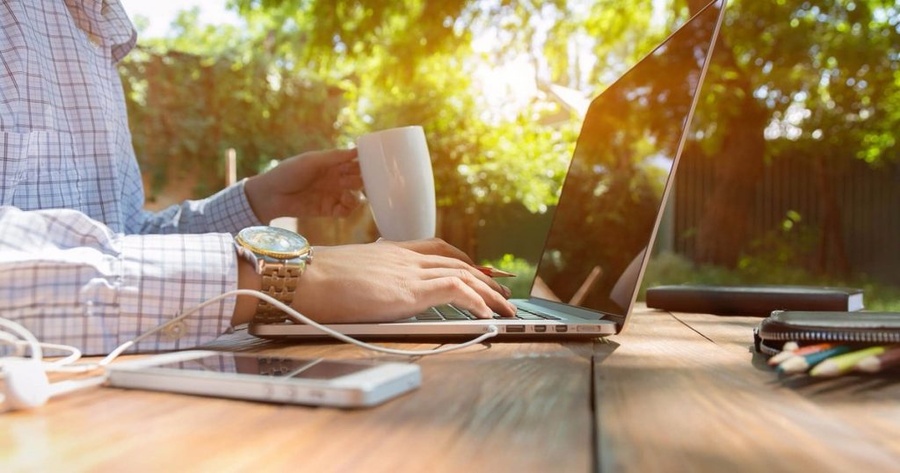 Membentuk Area Kerja yang Mendukung Fokus dan Ketenangan